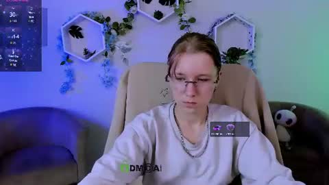 Snapshot of hope_shadow chatting on June 17, 2026, 8:32 pm hope_shadow online show from June 17, 2026, 8:32 pm