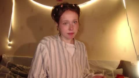 Snapshot of horndemonroxy chatting on June 2, 2026, 7:27 pm Roxy online show from June 2, 2026, 7:27 pm