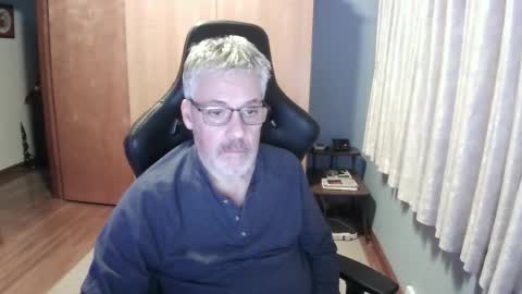 Snapshot of horndoggyx1 chatting on December 17, 2025, 10:05 pm horndoggy online show from December 17, 2025, 10:05 pm