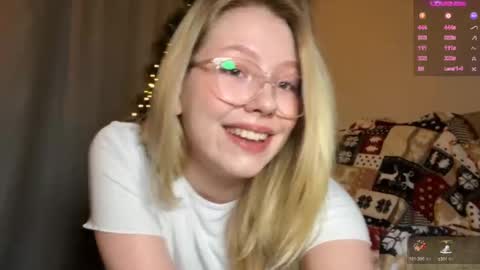 Snapshot of horney_audrey chatting on December 8, 2024, 11:29 pm Audrey online show from December 8, 2024, 11:29 pm