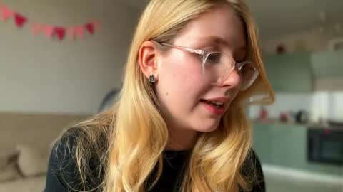 Snapshot of horney_audrey chatting on October 21, 2025, 3:18 am Audrey online show from October 21, 2025, 3:18 am