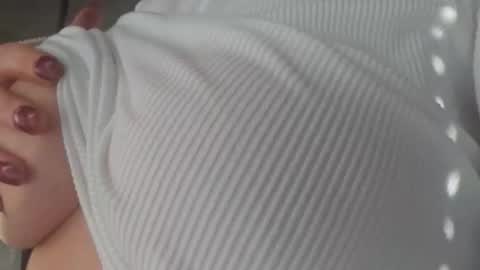 Snapshot of horneymomnextdoor chatting on March 14, 2026, 8:20 am horneymomnextdoor online show from March 14, 2026, 8:20 am