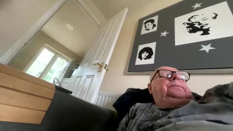 Cum suck Me off online show from April 15, 2026, 9:49 am