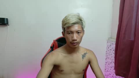 Snapshot of horny_asianmoreno chatting on January 8, 2026, 4:04 am ROGER online show from January 8, 2026, 4:04 am