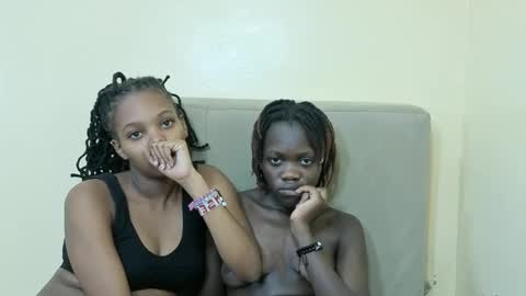 horny_ebonies online show from March 11, 2026, 1:44 am