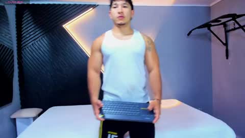 Snapshot of horny_nick18 chatting on May 6, 2026, 11:37 am horny_nick18 online show from May 6, 2026, 11:37 am