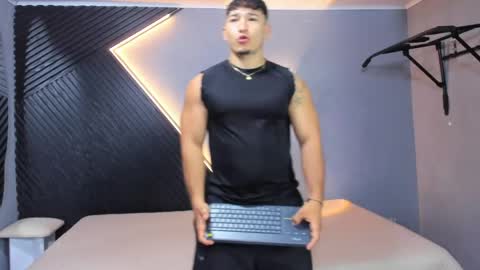 Snapshot of horny_nick18 chatting on May 14, 2026, 11:17 am horny_nick18 online show from May 14, 2026, 11:17 am