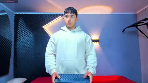 Snapshot of horny_nick18 chatting on May 27, 2026, 11:18 am horny_nick18 online show from May 27, 2026, 11:18 am