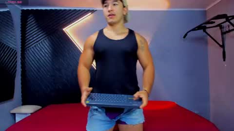 Snapshot of horny_nick18 chatting on June 17, 2026, 11:45 am horny_nick18 online show from June 17, 2026, 11:45 am