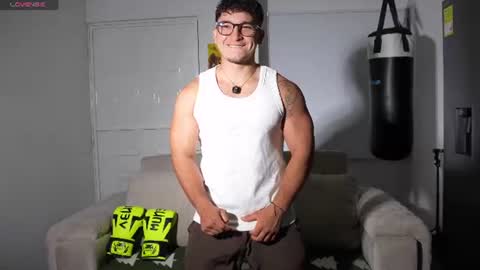 Snapshot of horny_nick18 chatting on July 17, 2026, 12:23 pm horny_nick18 online show from July 17, 2026, 12:23 pm