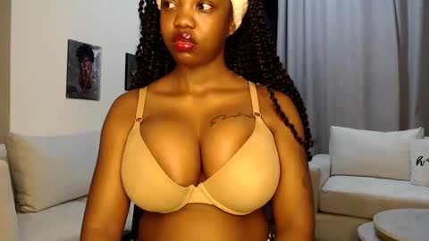 Snapshot of horny_princcess chatting on October 28, 2025, 12:47 am horny_princcess online show from October 28, 2025, 12:47 am