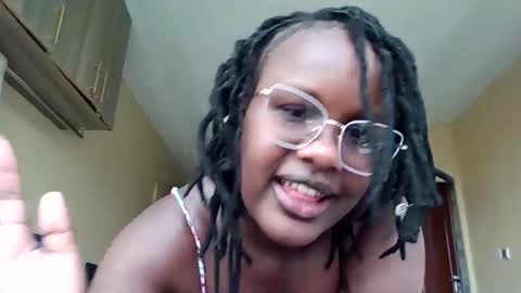 Snapshot of horny_sexxy_babe chatting on October 28, 2025, 7:01 am Lucy online show from October 28, 2025, 7:01 am
