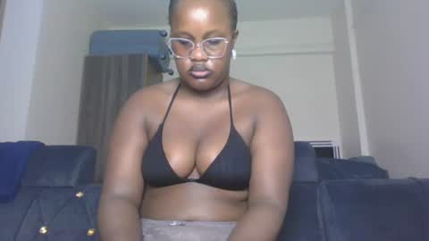 Snapshot of horny_sexxy_babe chatting on July 16, 2026, 12:33 pm Lucy online show from July 16, 2026, 12:33 pm