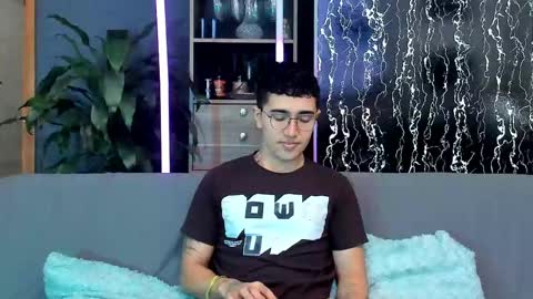 Snapshot of horny_twinks_guys chatting on June 8, 2026, 1:11 pm Alex and Camilo online show from June 8, 2026, 1:11 pm