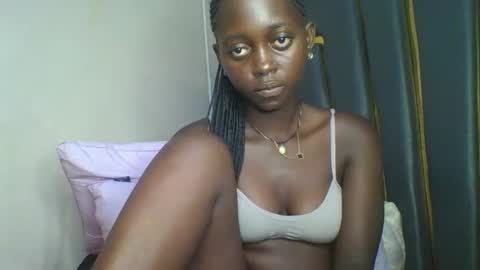 Bella online show from November 30, 2025, 9:24 am