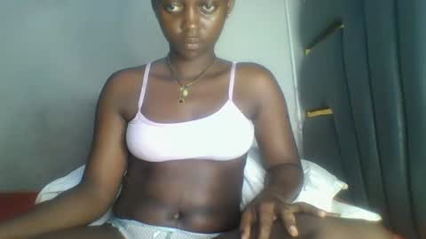 Snapshot of hornybella84 chatting on July 14, 2026, 5:12 am Bella online show from July 14, 2026, 5:12 am