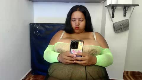 Snapshot of hornyboobs18 chatting on May 15, 2026, 10:50 pm karen online show from May 15, 2026, 10:50 pm