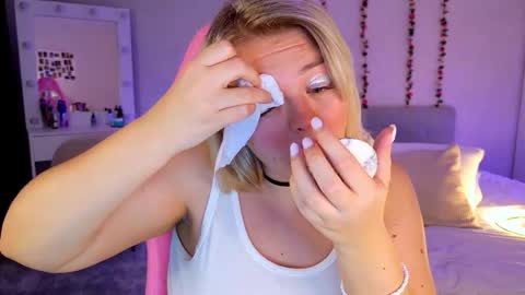 HornyCakee online show from November 12, 2025, 3:34 pm