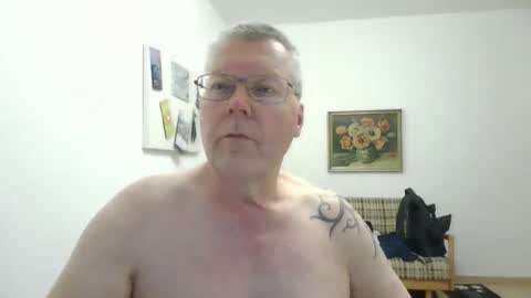 Snapshot of hornydick874303 chatting on May 16, 2026, 7:34 pm Meikelmeier online show from May 16, 2026, 7:34 pm