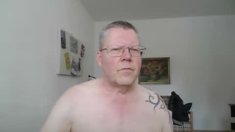 Snapshot of hornydick874303 chatting on May 17, 2026, 8:23 am Meikelmeier online show from May 17, 2026, 8:23 am