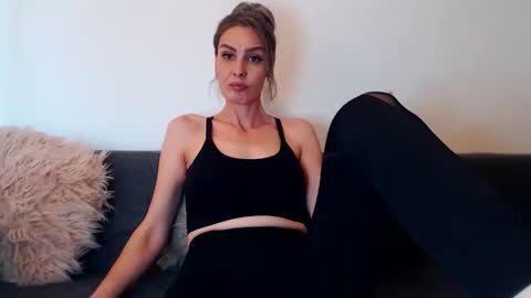 AshlineKatte online show from April 23, 2026, 12:29 pm