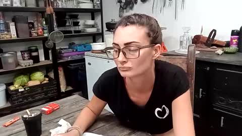 Snapshot of hornyhippies0080 chatting on November 14, 2025, 3:55 pm Nix D online show from November 14, 2025, 3:55 pm