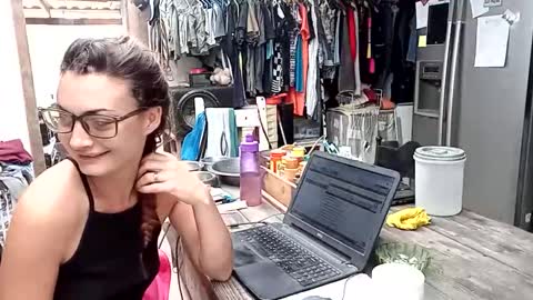 Snapshot of hornyhippies0080 chatting on November 16, 2025, 7:25 am Nix D online show from November 16, 2025, 7:25 am