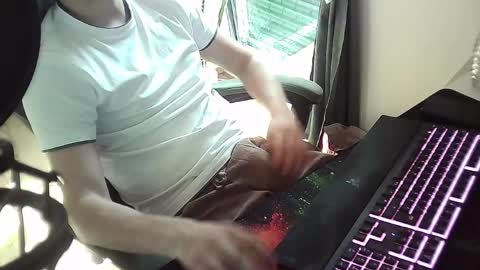 hornyman1998_03 online show from May 3, 2026, 1:39 pm