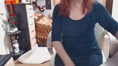 Snapshot of hornymomfuck chatting on November 15, 2025, 6:37 pm Aimi online show from November 15, 2025, 6:37 pm