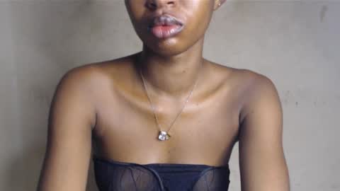 Snapshot of hornyslut_xx chatting on May 25, 2026, 8:53 am Bella online show from May 25, 2026, 8:53 am