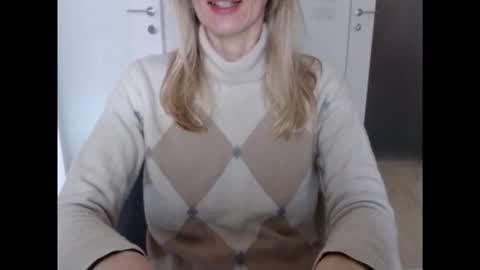 Snapshot of hornyssima chatting on January 10, 2026, 9:44 am Hornyssima online show from January 10, 2026, 9:44 am