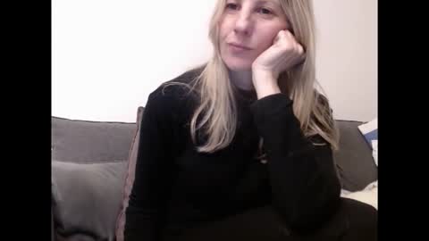 Snapshot of hornyssima chatting on March 22, 2026, 5:38 pm Hornyssima online show from March 22, 2026, 5:38 pm