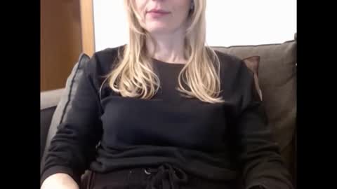 Hornyssima online show from April 19, 2026, 5:23 pm