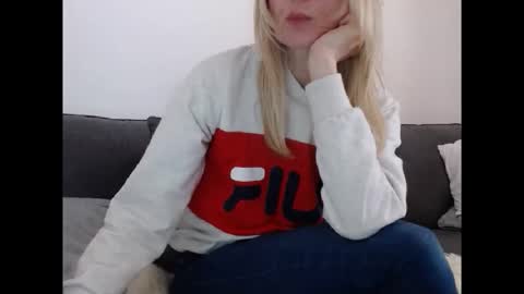 Snapshot of hornyssima chatting on May 17, 2026, 2:24 pm Hornyssima online show from May 17, 2026, 2:24 pm