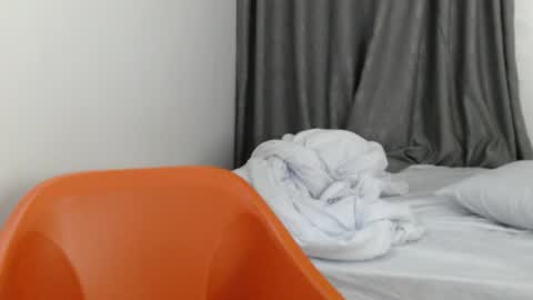 hornyxbum online show from May 25, 2026, 5:13 am