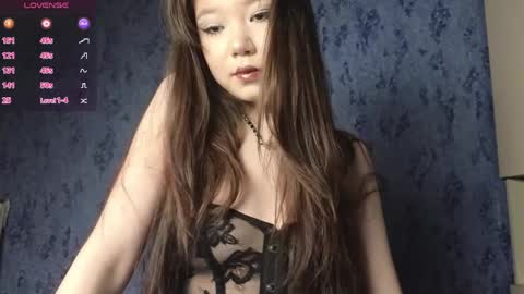 hosina_sayeri online show from June 3, 2026, 11:10 pm