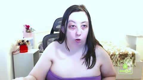 Snapshot of hot_and_pretty chatting on March 3, 2025, 1:09 pm Lila online show from March 3, 2025, 1:09 pm