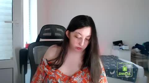 Lila online show from May 13, 2026, 3:20 pm