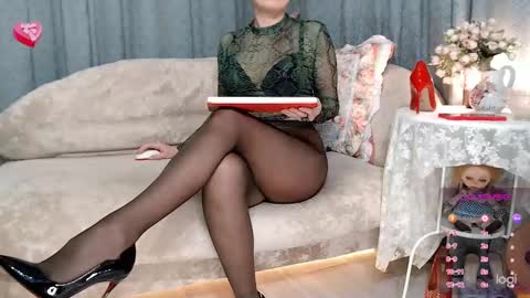 Snapshot of hot_best_lovers_ chatting on January 25, 2025, 9:57 pm Liza online show from January 25, 2025, 9:57 pm