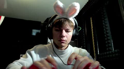 Hot boy 2002 online show from December 30, 2024, 12:42 pm