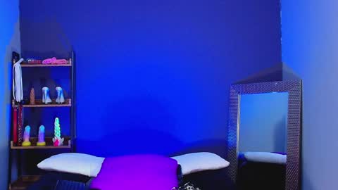 hot chocolate 4u online show from February 4, 2025, 3:04 pm