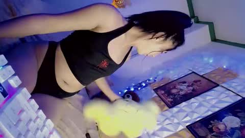 its me CLAUDIA online show from February 13, 2025, 3:29 am