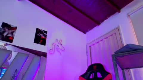 destinyk online show from July 25, 2026, 8:06 pm