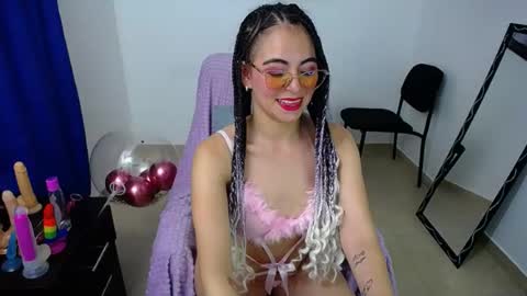 Snapshot of hot_girl01_hanna chatting on June 15, 2026, 11:51 pm angie online show from June 15, 2026, 11:51 pm