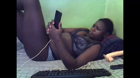 Snapshot of hot_girlly chatting on November 17, 2025, 4:35 pm hot_girlly online show from November 17, 2025, 4:35 pm