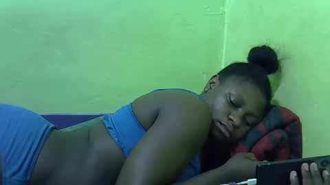 Snapshot of hot_girlly chatting on November 30, 2025, 6:39 am hot_girlly online show from November 30, 2025, 6:39 am