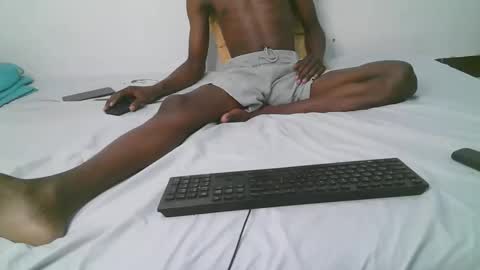 Snapshot of hot_guys88 chatting on May 14, 2026, 10:33 am hot_guys88 online show from May 14, 2026, 10:33 am