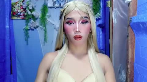 Khianna online show from April 22, 2026, 9:27 pm
