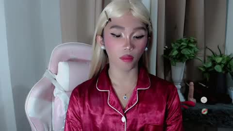 Snapshot of hot_khianna chatting on May 27, 2026, 3:20 pm Khianna online show from May 27, 2026, 3:20 pm