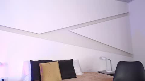 Alana online show from February 25, 2025, 9:02 pm